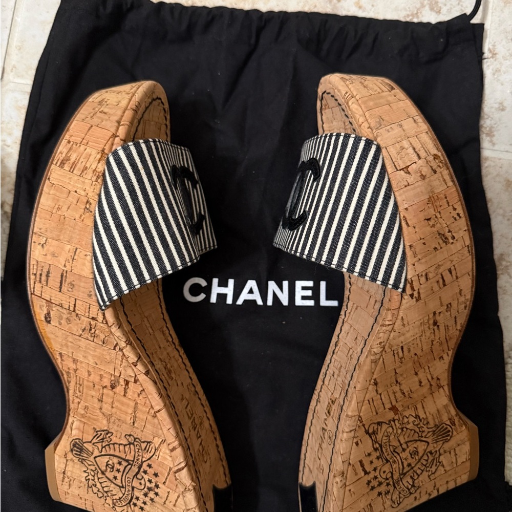 CHANEL Black & White Striped Cork Slide Sandals w/CC Cruise espadrille size EU41 - Picture 2 of 5
